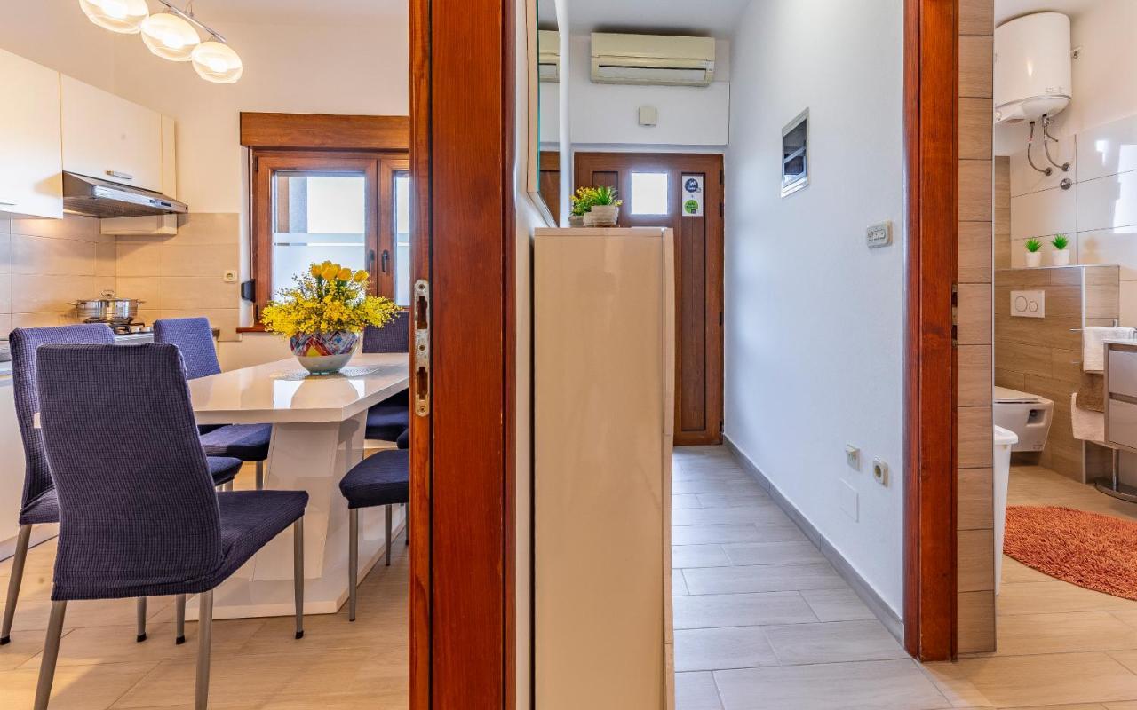 Sweet House With Free Parking Villa Pula Bagian luar foto