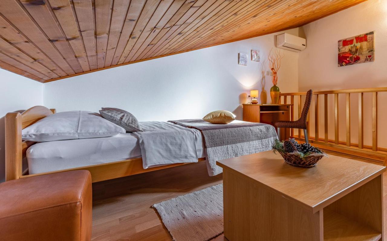Sweet House With Free Parking Villa Pula Bagian luar foto
