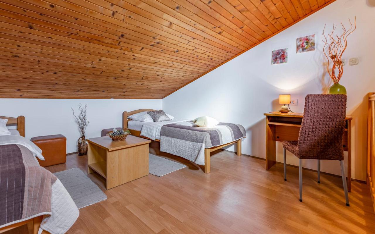 Sweet House With Free Parking Villa Pula Bagian luar foto